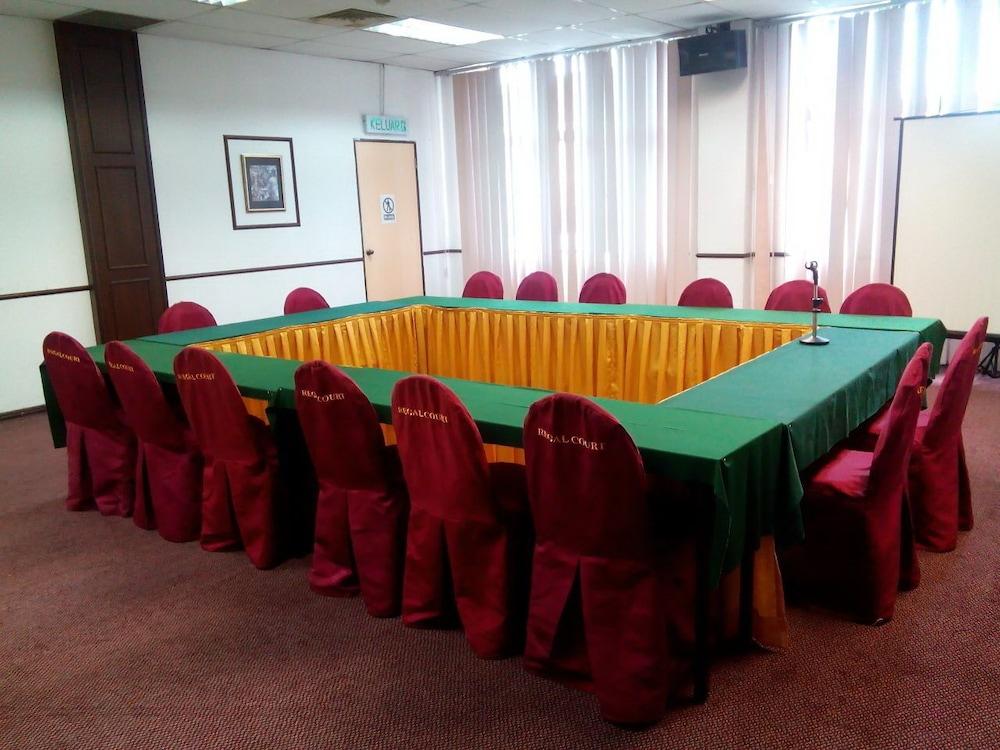 Regal Court Hotel Kuching Exterior photo