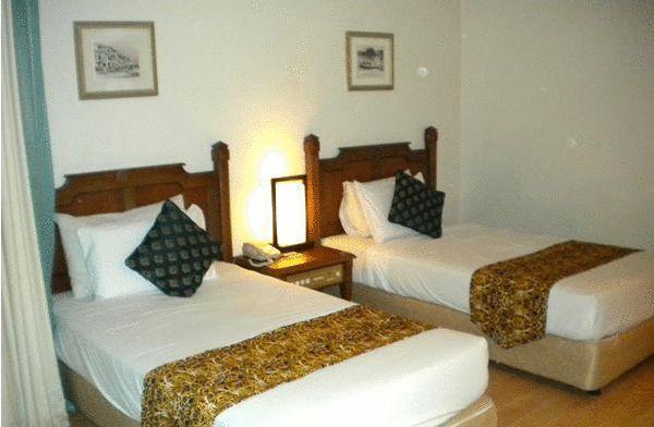 Regal Court Hotel Kuching Room photo