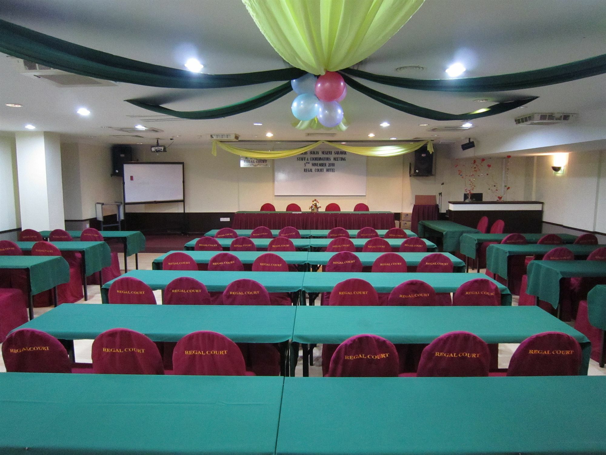 Regal Court Hotel Kuching Exterior photo