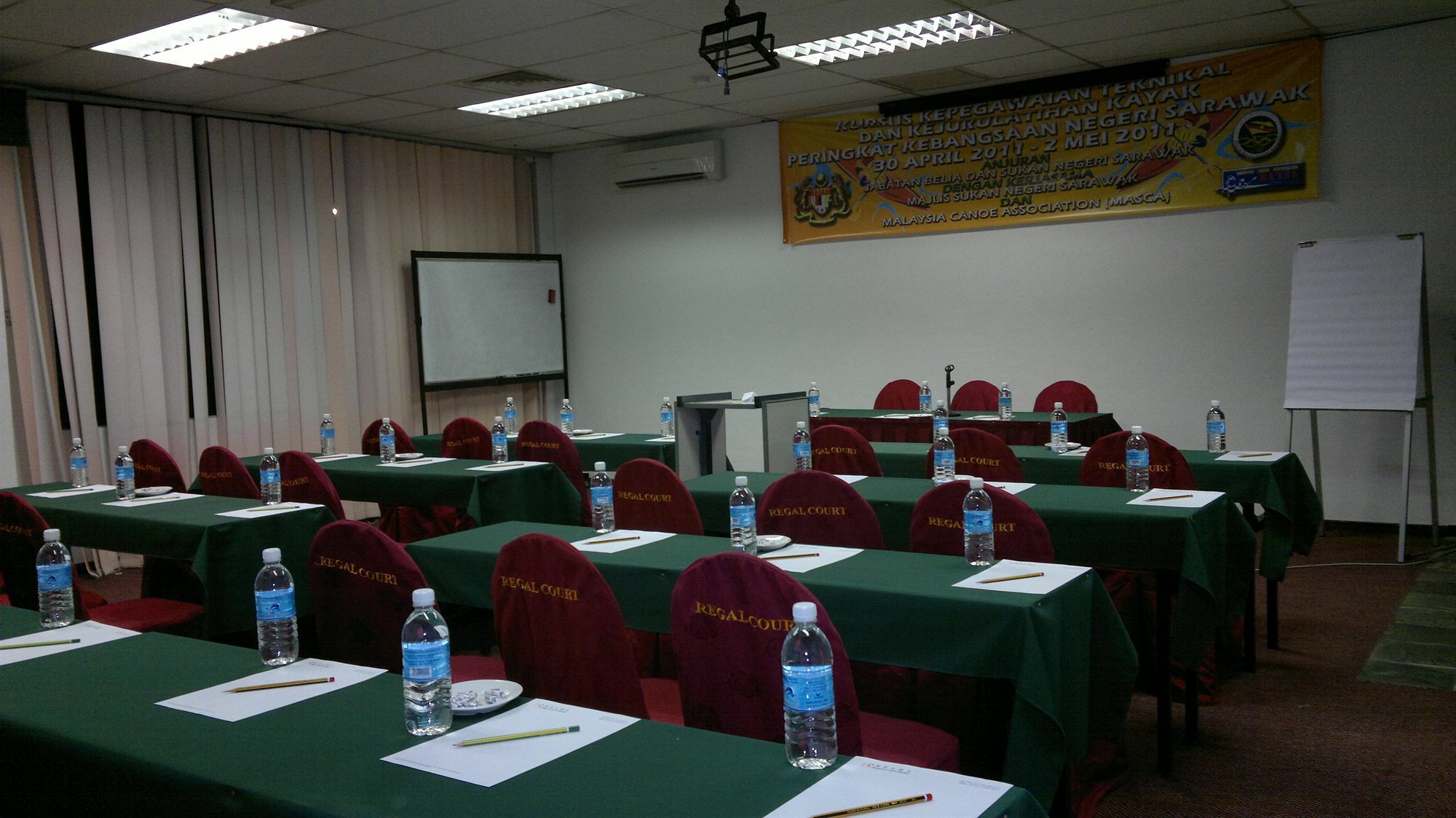 Regal Court Hotel Kuching Exterior photo