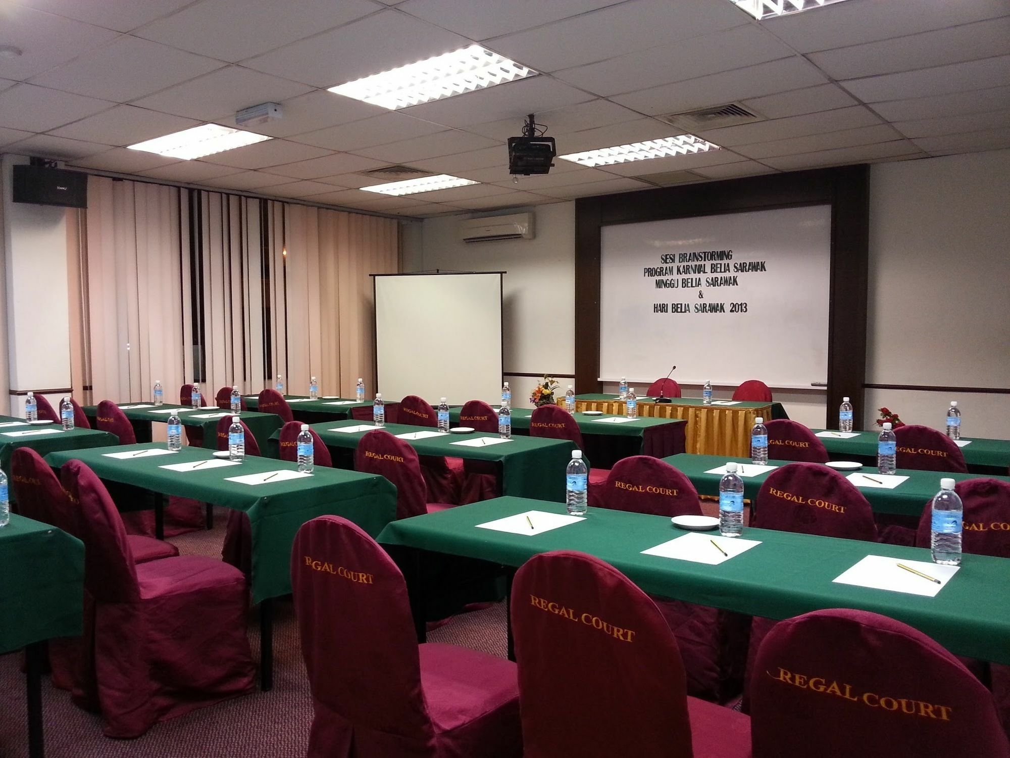 Regal Court Hotel Kuching Exterior photo
